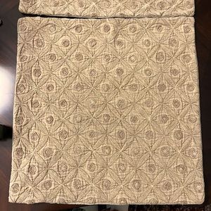 EUC Frontgate Pillow Covers. Beautiful neutral color and pattern. So pretty!
